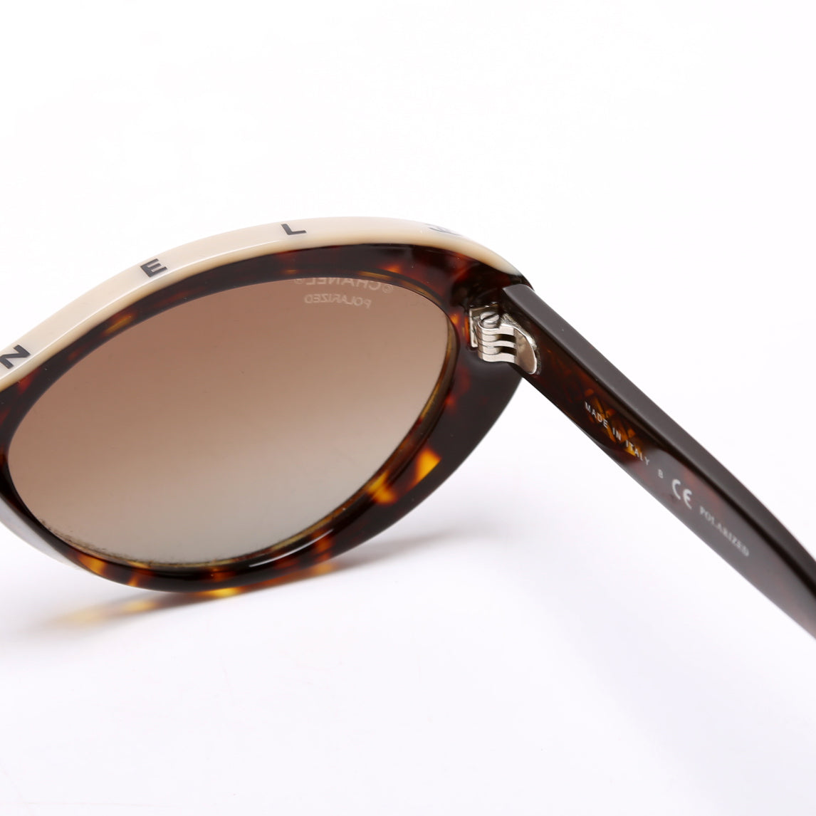 5416 Oval Acetate Polarized Sunglasses