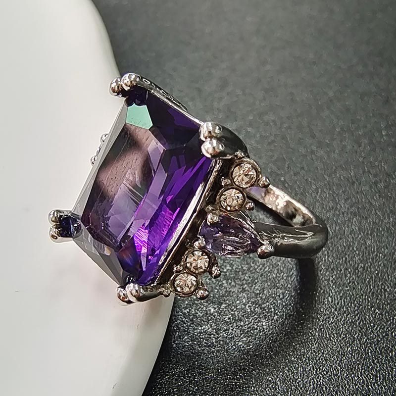 Personalized Purple Rectangular Zircon Inlaid Water Drop Zirconium Female Ring